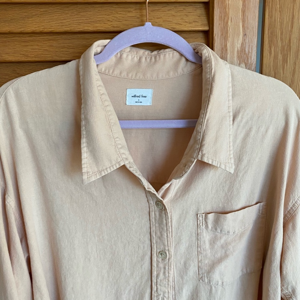 Aritzia Wilfred free Tan Button Down Shirt Classic Lightweight Top